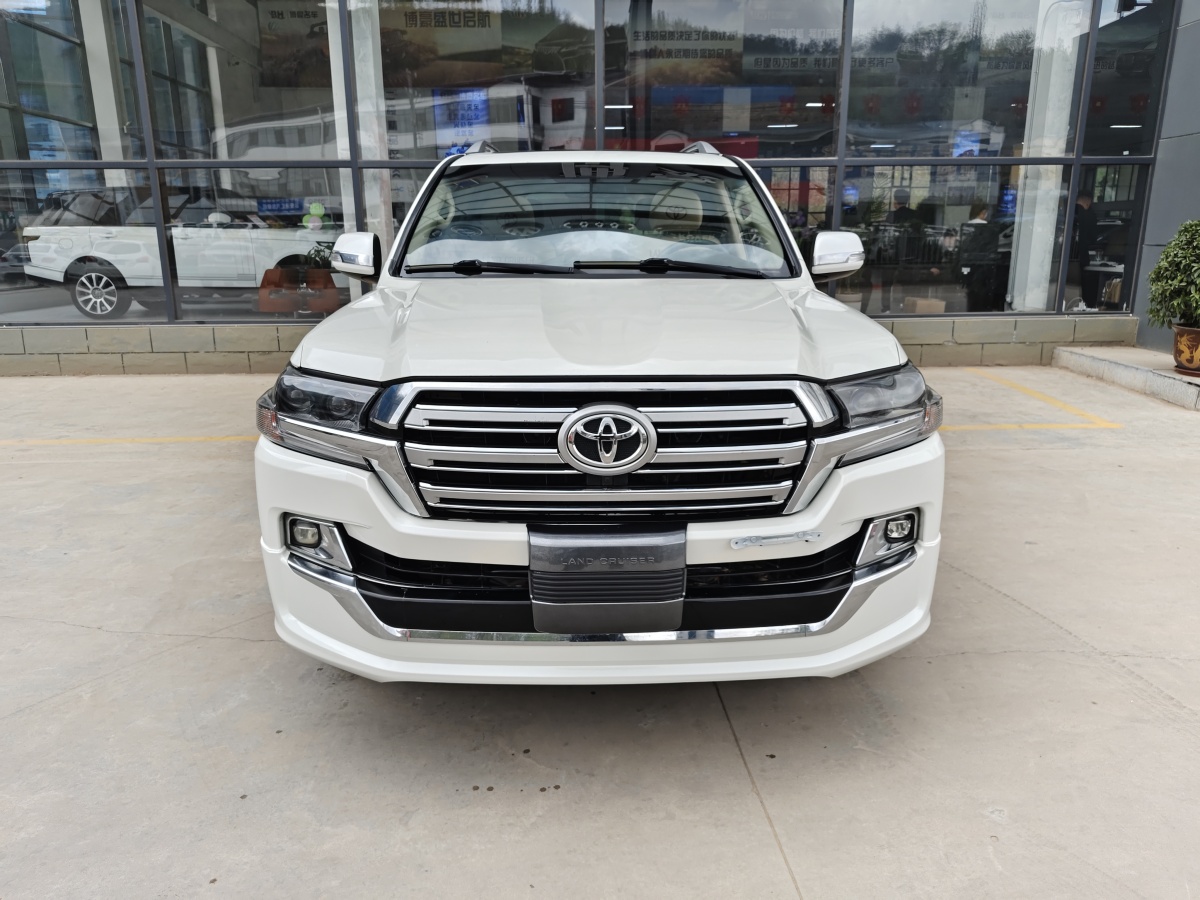2013年8月豐田 蘭德酷路澤  2015款 4.0L V6 中東低配版