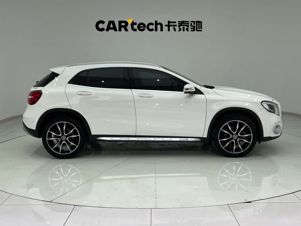 奔馳 奔馳GLA  2017款 GLA 220 4MATIC 豪華型圖片