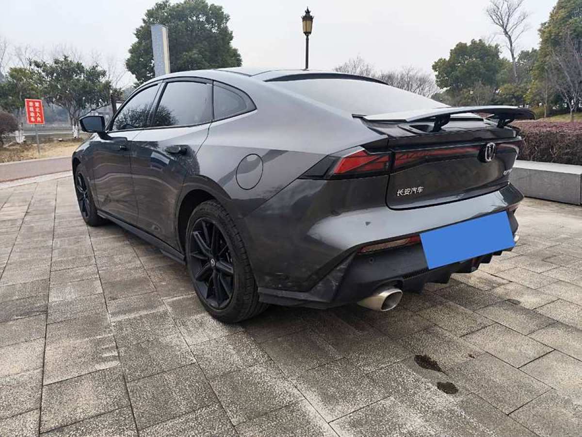 長(zhǎng)安 長(zhǎng)安UNI-V  2023款 1.5T 尊貴型圖片