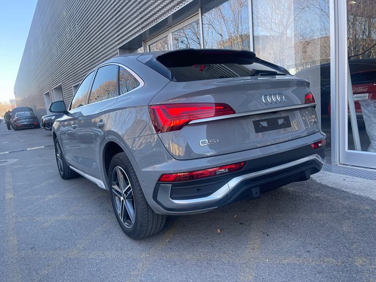 奧迪 奧迪Q5L Sportback  2022款 改款 40 TFSI 時(shí)尚型圖片