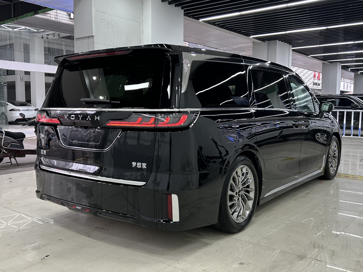 嵐圖 夢想家  2024款 PHEV 超長續(xù)航旗艦版圖片