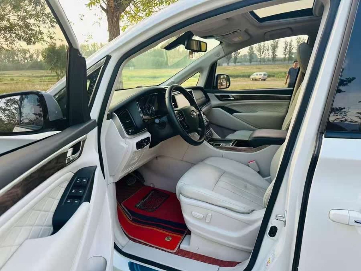 廣汽傳祺 M8  2018款 320T 尊貴版圖片