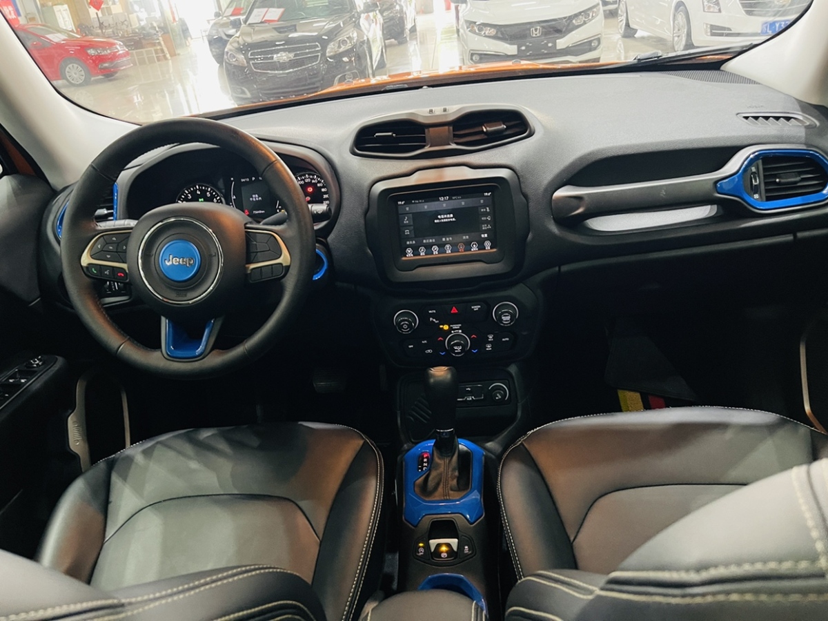 2018年06月Jeep 自由侠  2018款 互联大屏版 180T 自动劲能版