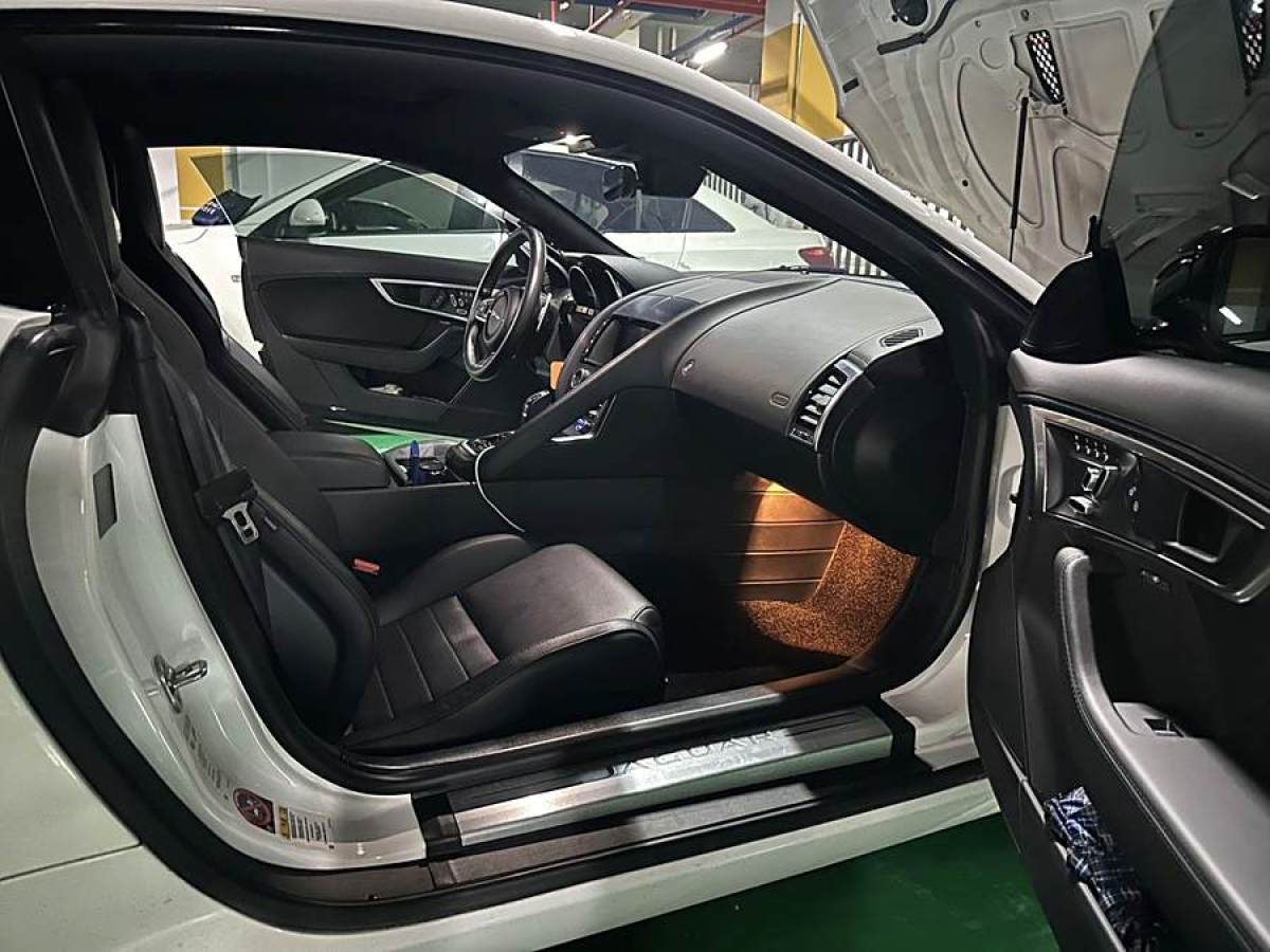 捷豹 F-TYPE  2018款 3.0T 硬顶版图片