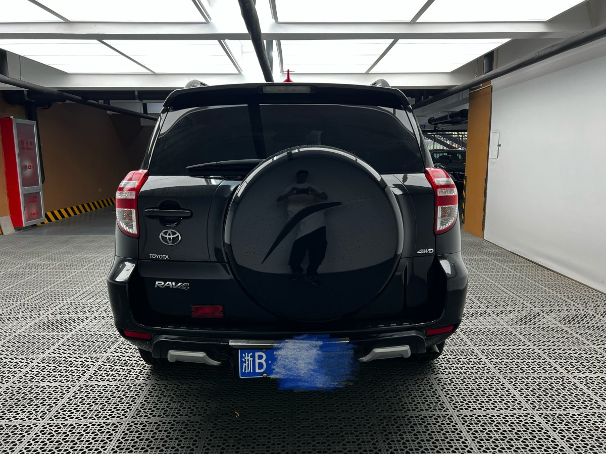 豐田 RAV4  2019款 榮放 2.0L CVT兩驅(qū)先鋒版圖片