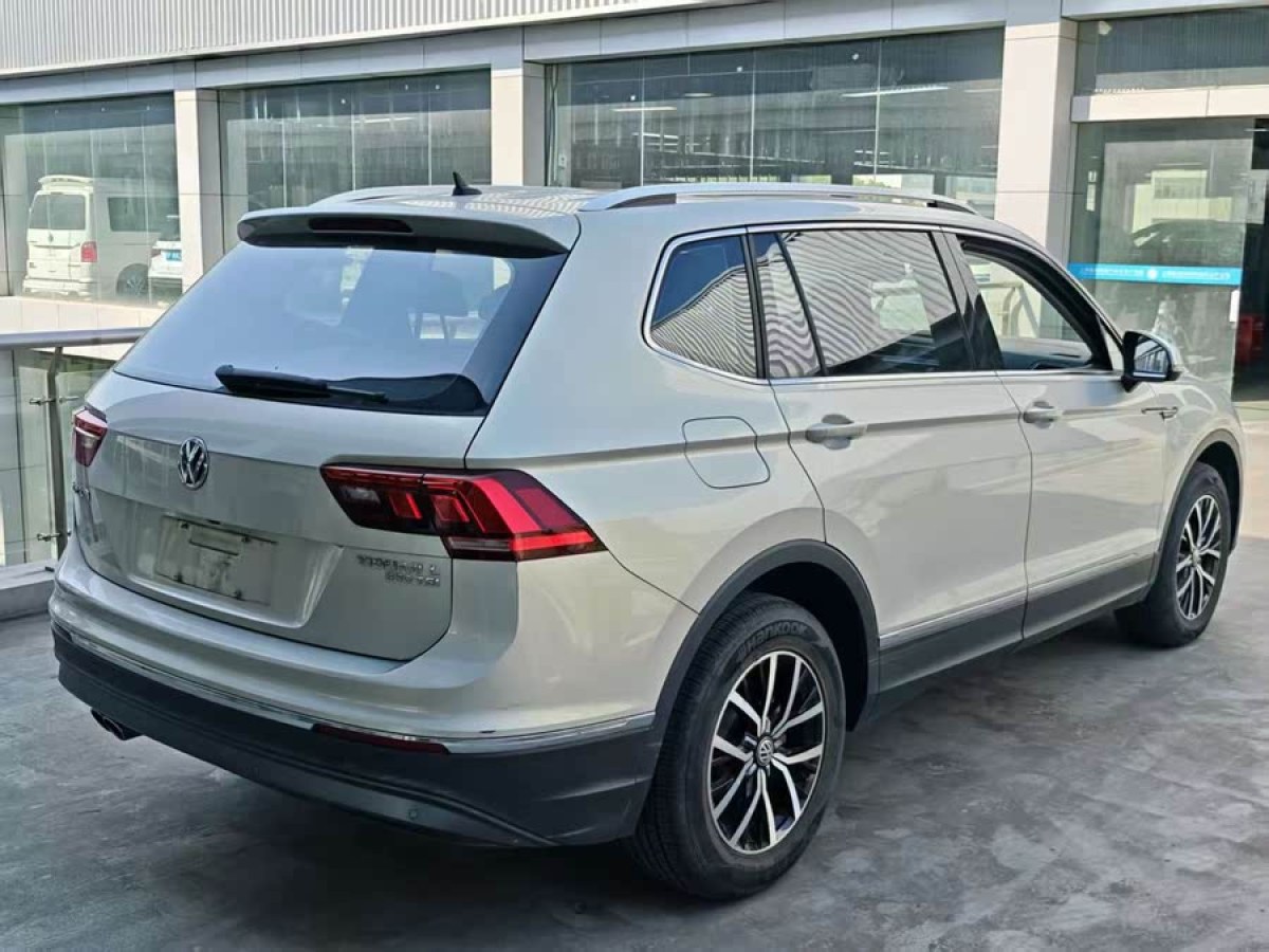 大眾 途觀L  2018款 改款 330TSI 自動兩驅(qū)豪華版圖片