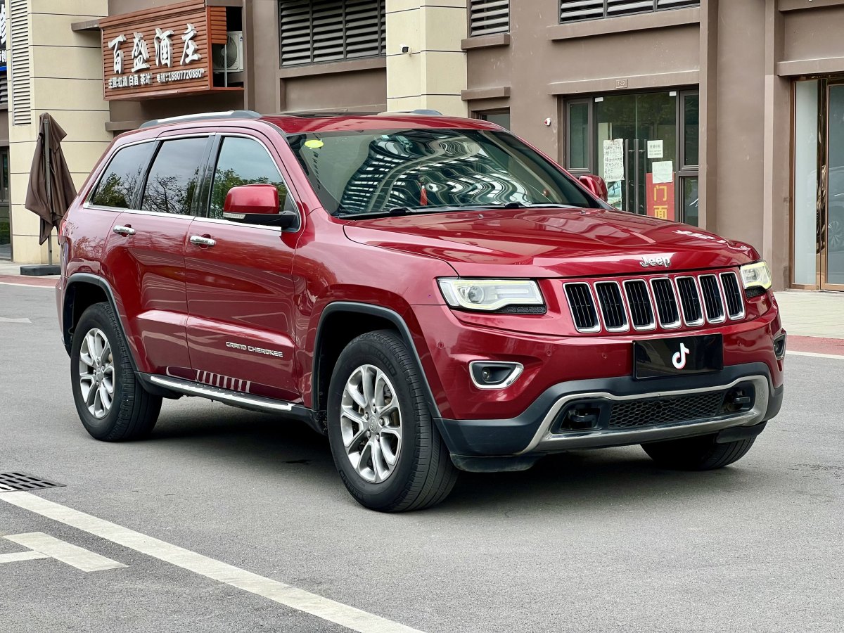 Jeep 大切諾基  2014款 3.0L 舒享導(dǎo)航版圖片