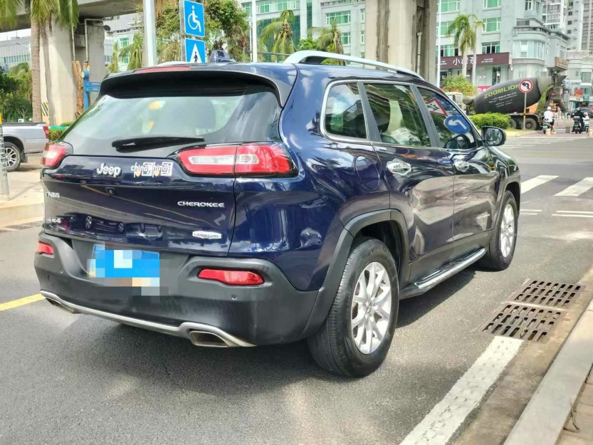 Jeep 自由光  2019款 2.0L 兩驅(qū)優(yōu)享版圖片