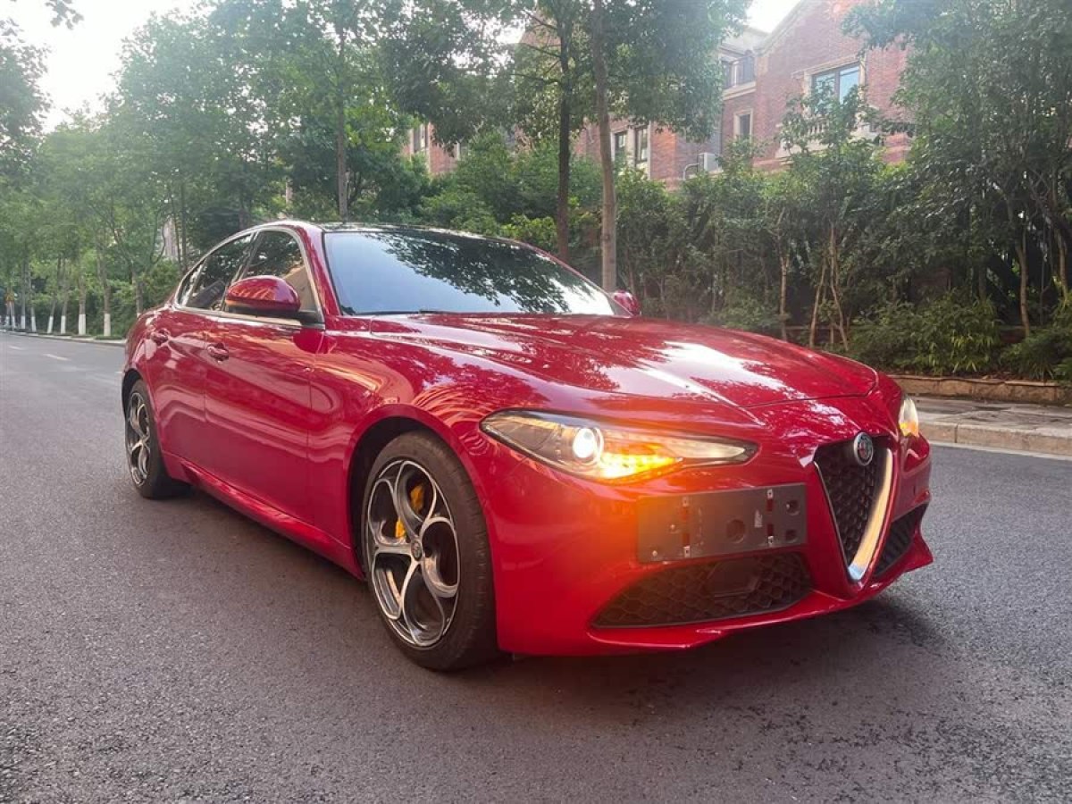 阿爾法·羅密歐 Giulia  2020款 2.0T 280HP 豪華版圖片