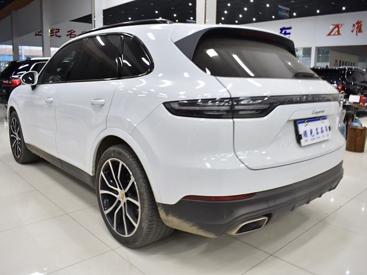 保時(shí)捷 Cayenne  2022款 Cayenne 3.0T 鉑金版圖片