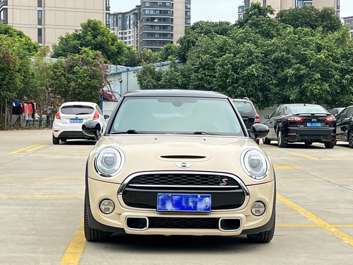 MINI MINI  2016款 2.0T COOPER S 表現(xiàn)派圖片