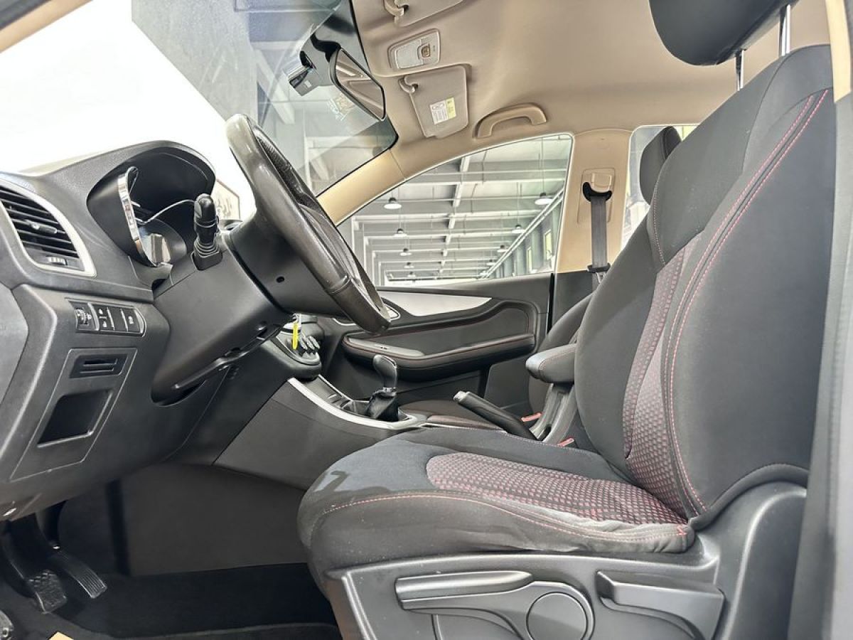 寶駿 560  2015款 1.8L 手動(dòng)舒適型圖片