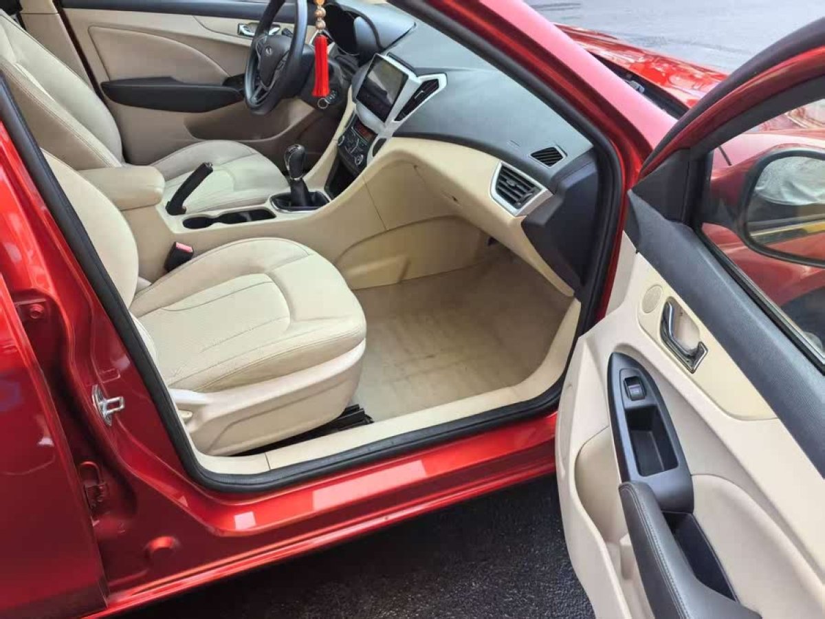 奇瑞 艾瑞澤7  2015款 1.6L 手動致領(lǐng)版圖片