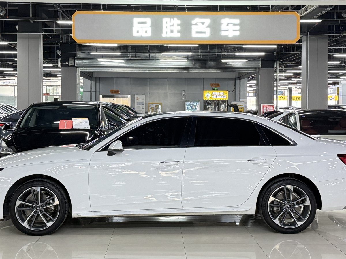 奧迪 奧迪A4L  2022款 40 TFSI 時(shí)尚動(dòng)感型圖片