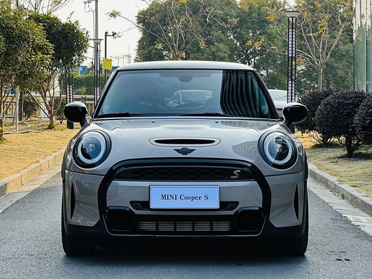 MINI MINI  2023款 改款 2.0T COOPER S 藝術(shù)家圖片