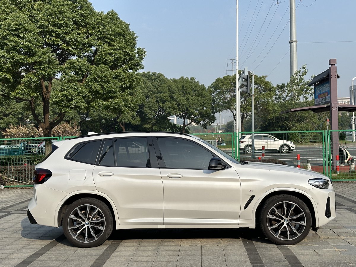 2023年6月寶馬 寶馬X3  2023款 xDrive30i 領(lǐng)先型 M曜夜套裝