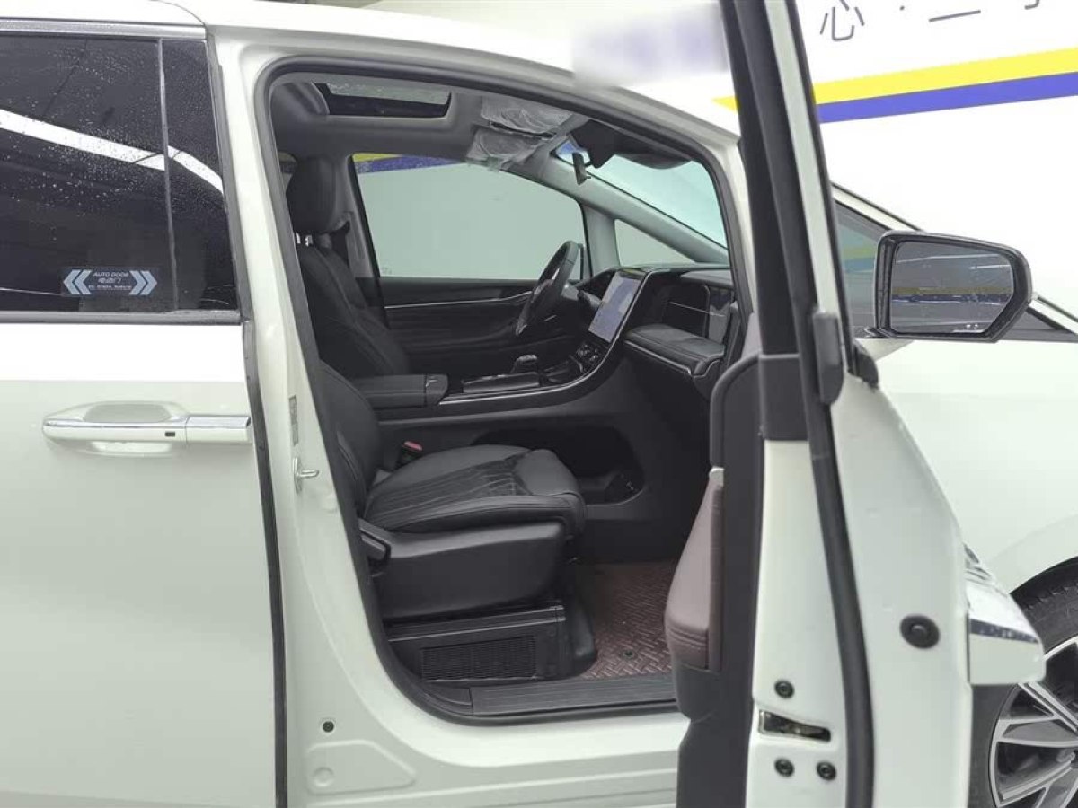 廣汽傳祺 M8  2024款 宗師系列 400T 先鋒版圖片