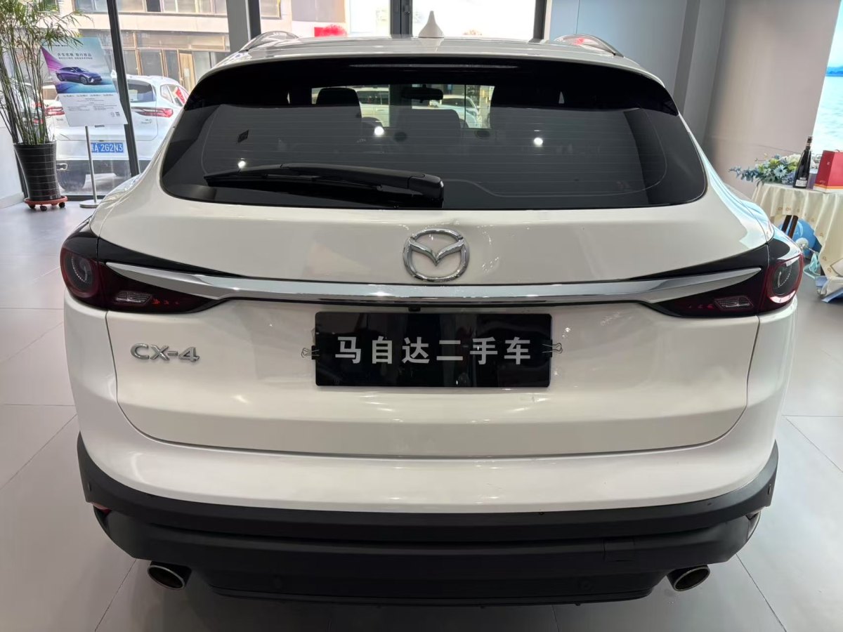 2020年7月馬自達 CX-4  2020款 2.0L 自動兩驅(qū)藍天品位版