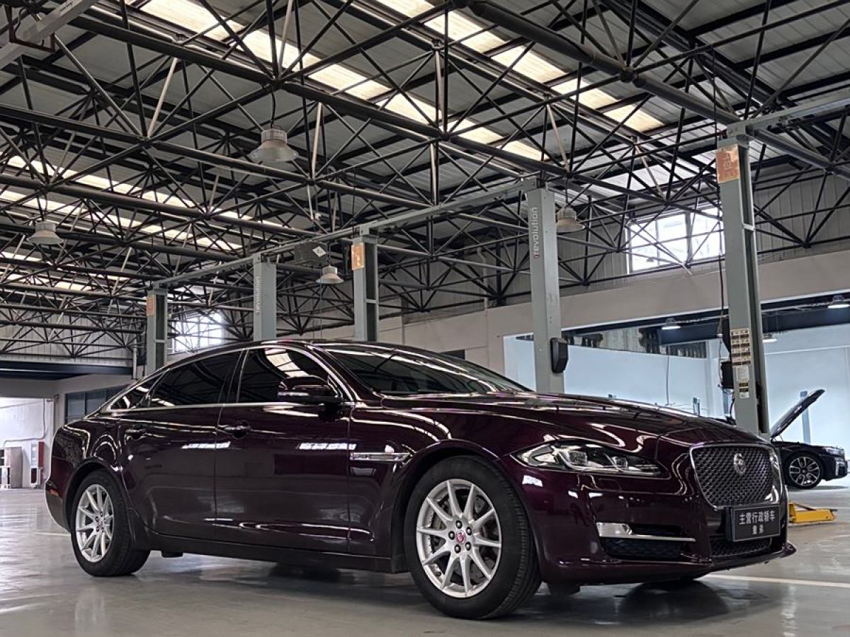 捷豹 XJ  2016款 XJL 2.0T 兩驅(qū)典雅商務版圖片