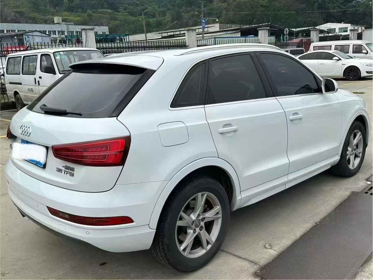 奧迪 奧迪Q3  2017款 30 TFSI 風(fēng)尚型圖片