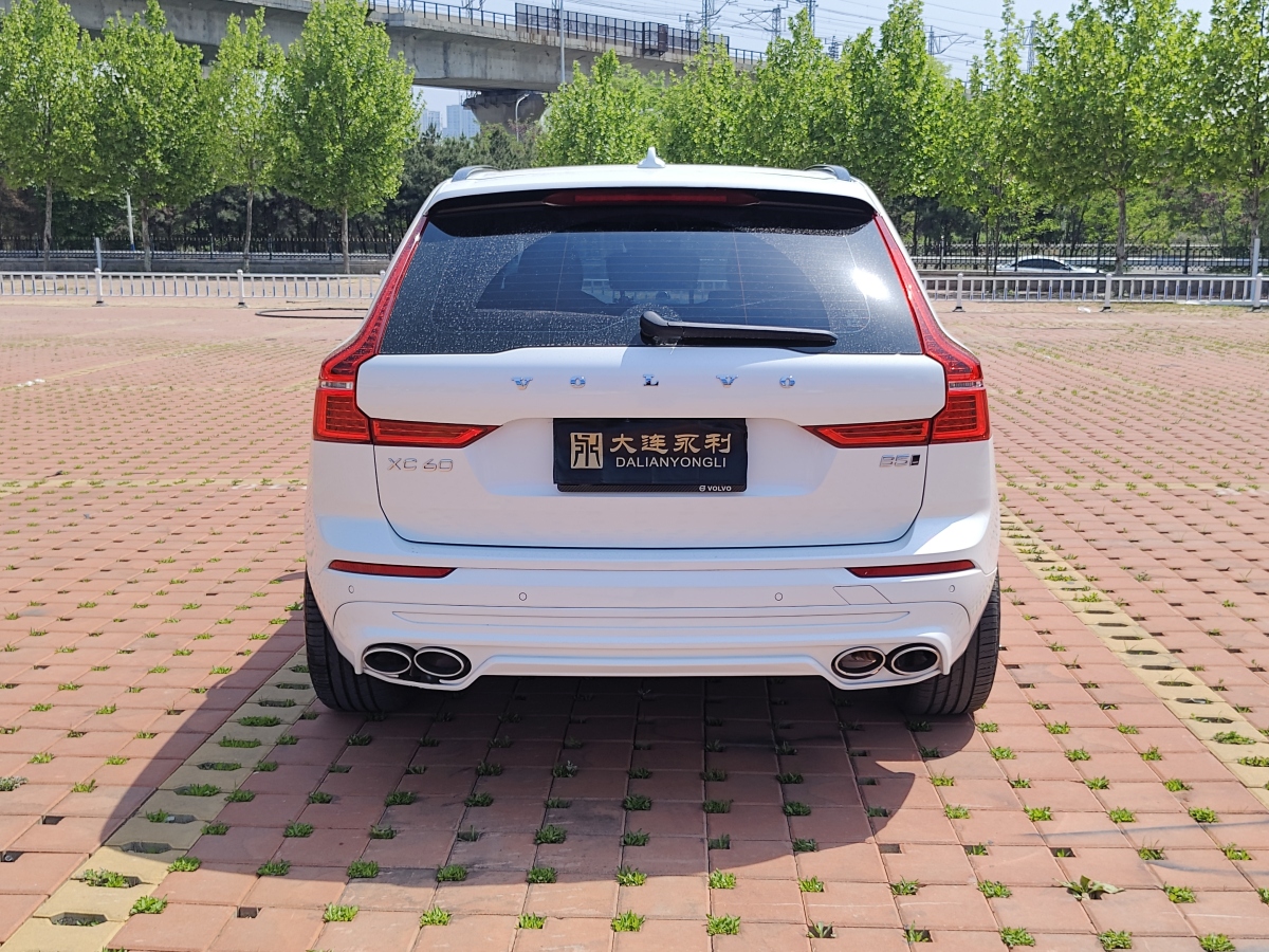 2022年1月沃爾沃 XC60  2022款 B5 四驅(qū)智遠運動版