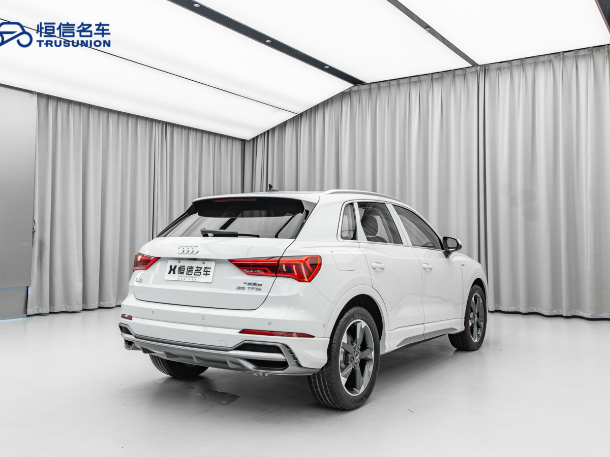 奧迪 奧迪Q3  2023款 35 TFSI 時(shí)尚動(dòng)感型圖片