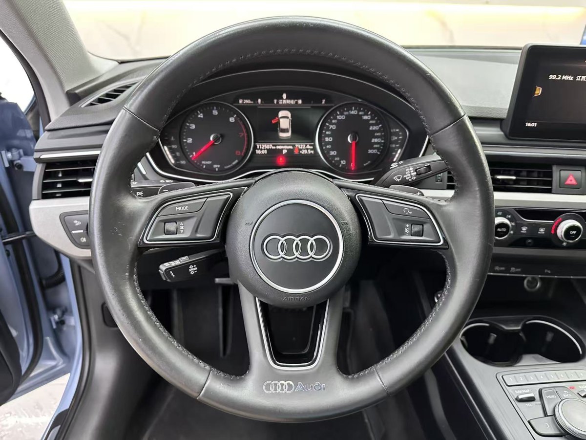 奧迪 奧迪A4L  2018款 30周年年型 40 TFSI 進(jìn)取型圖片