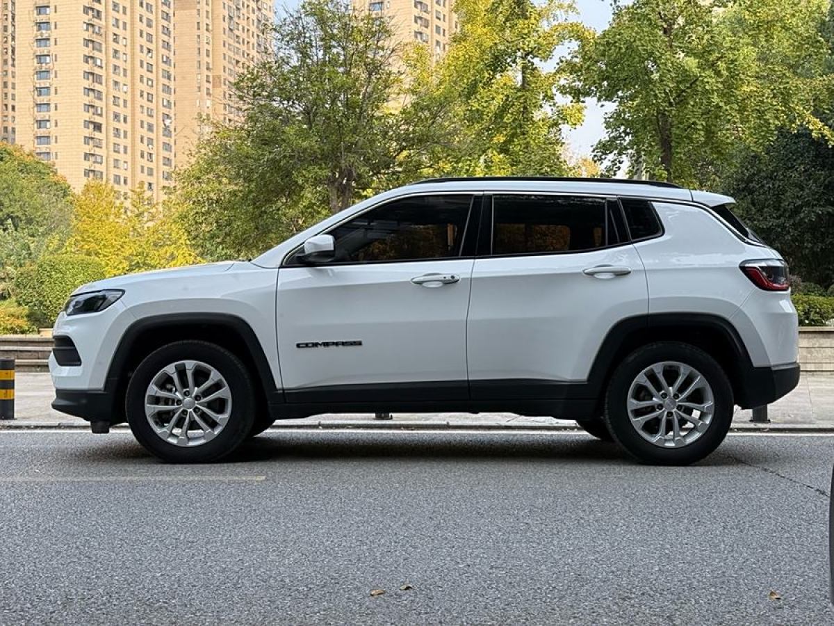 2021年7月Jeep 指南者  2021款 220T 自動(dòng)領(lǐng)先版