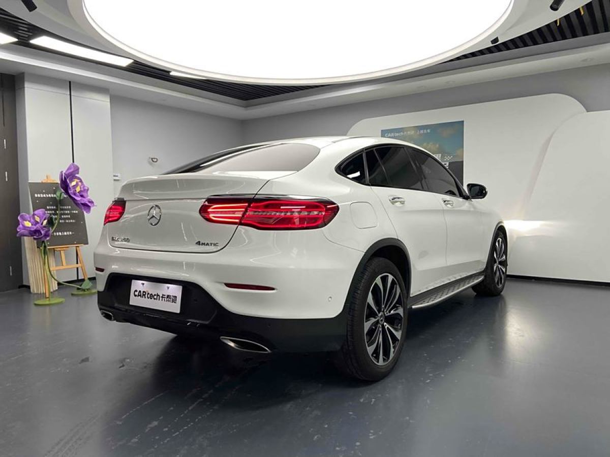 2019年9月奔馳 奔馳GLC  2022款 改款 GLC 260 4MATIC 轎跑SUV