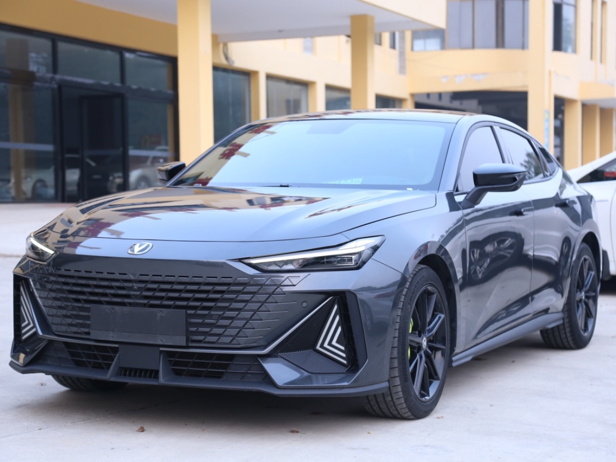 長(zhǎng)安 長(zhǎng)安UNI-V  2022款 1.5T 尊貴型圖片