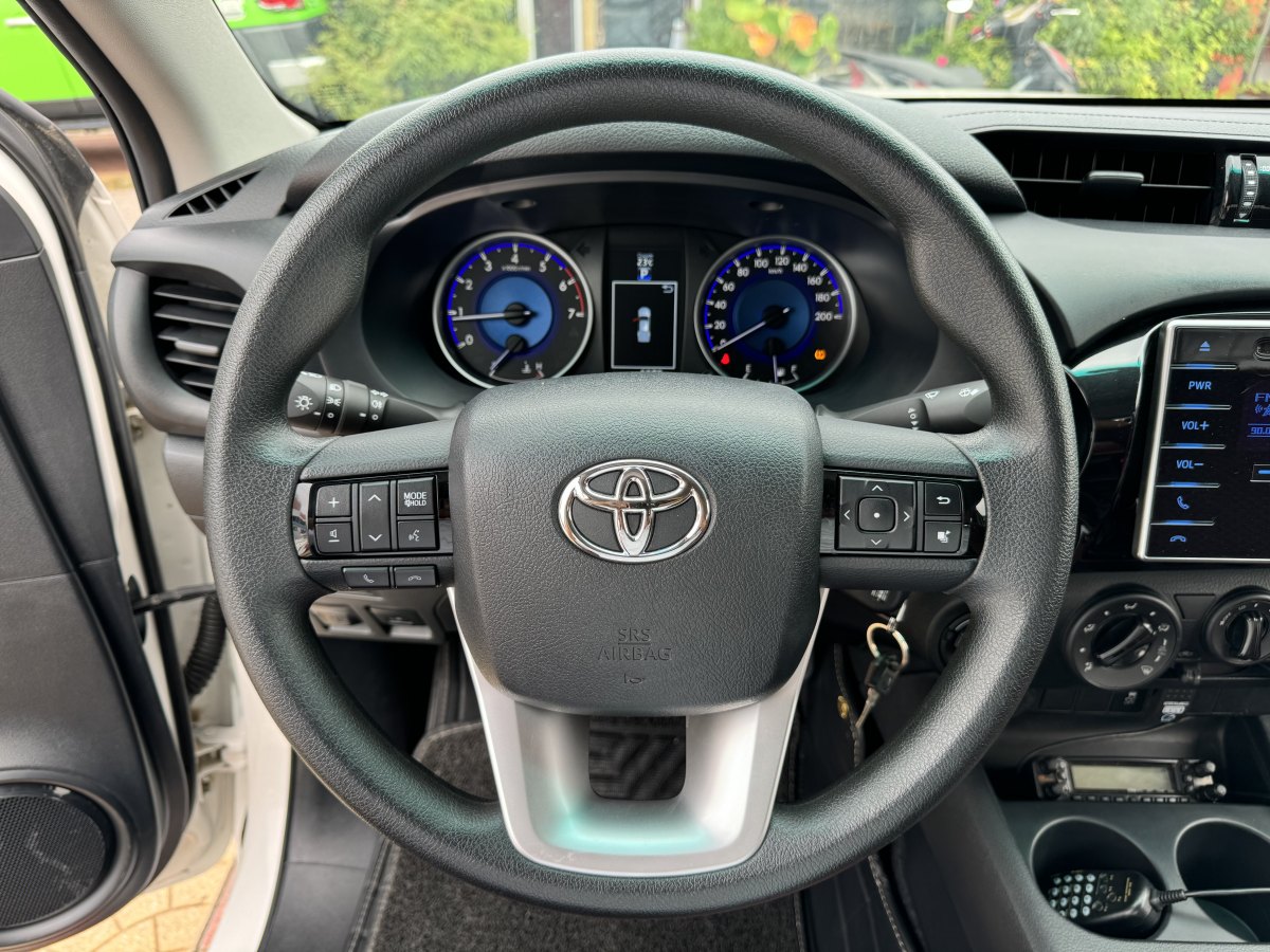 豐田 海拉克斯HILUX  2.7L 手動(dòng)四驅(qū)圖片