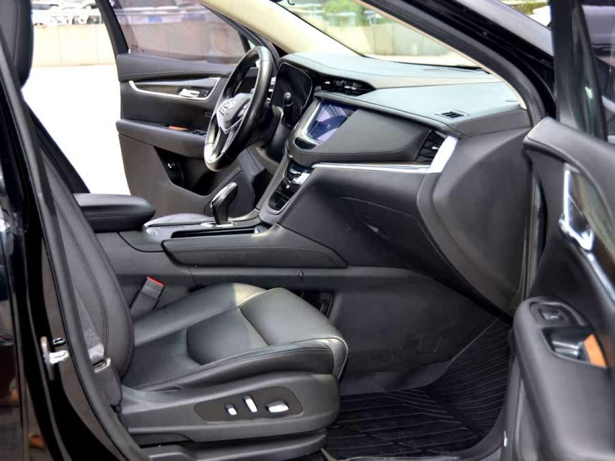 凱迪拉克 XT5  2018款 28T 四驅(qū)豪華型圖片