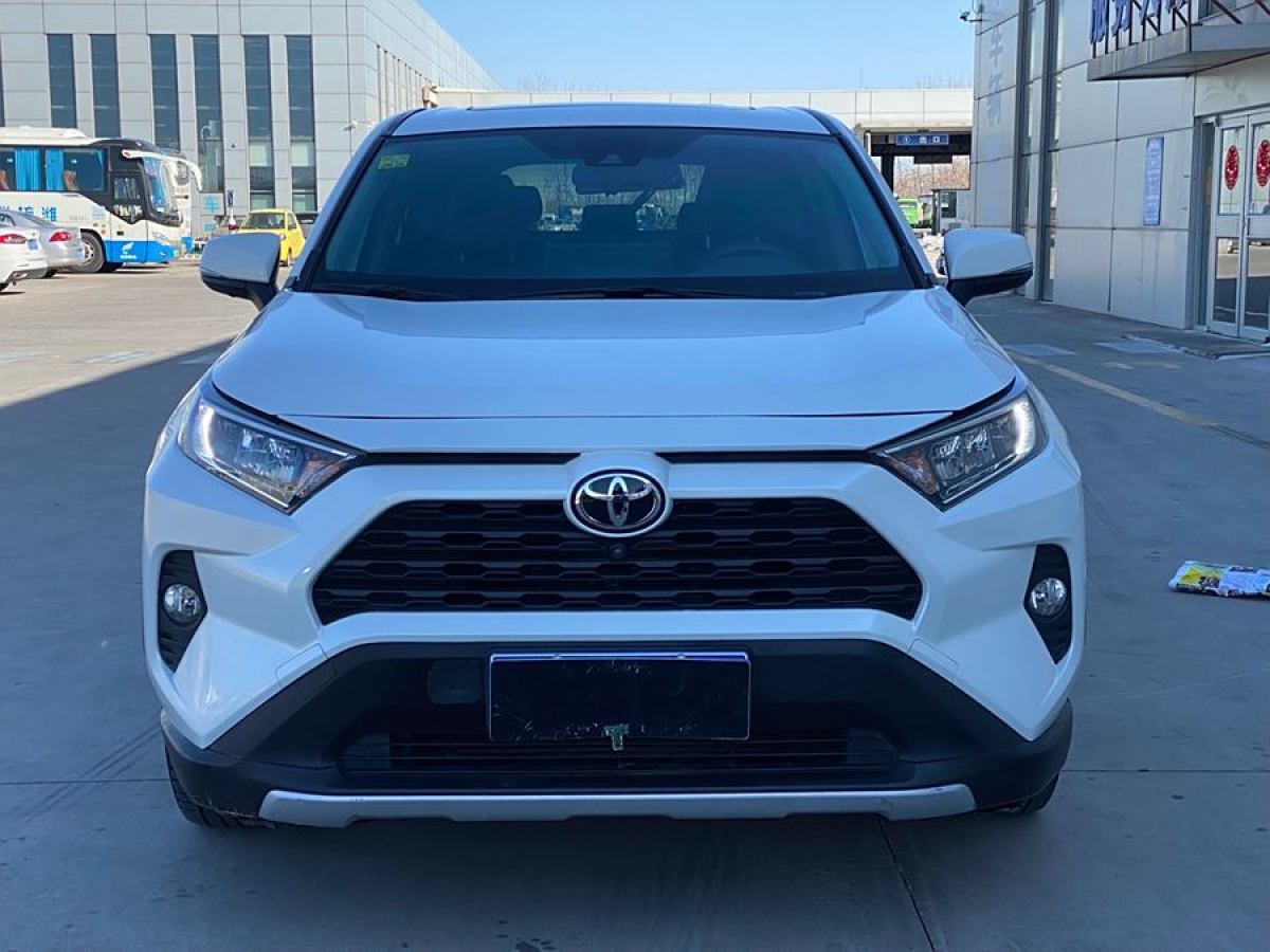 豐田 RAV4榮放  2020款 2.0L CVT兩驅(qū)風(fēng)尚版圖片