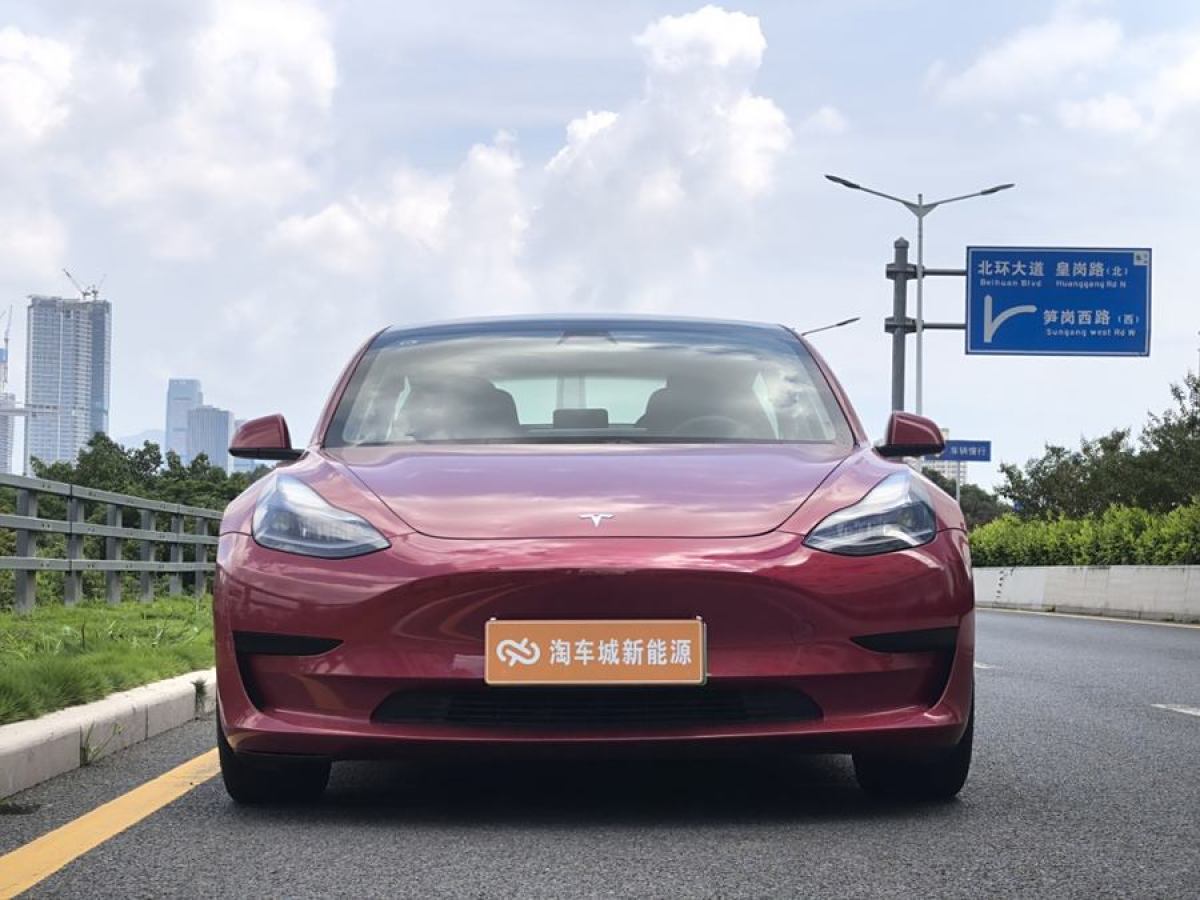 特斯拉 Model Y  2021款 改款 標(biāo)準(zhǔn)續(xù)航后驅(qū)升級版圖片