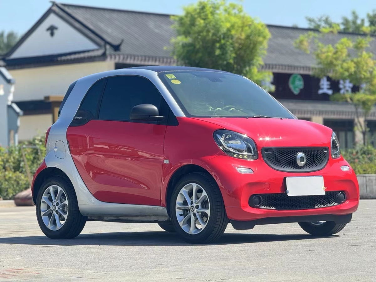 2016年10月smart fortwo  2015款 1.0L 52千瓦硬頂靈動版