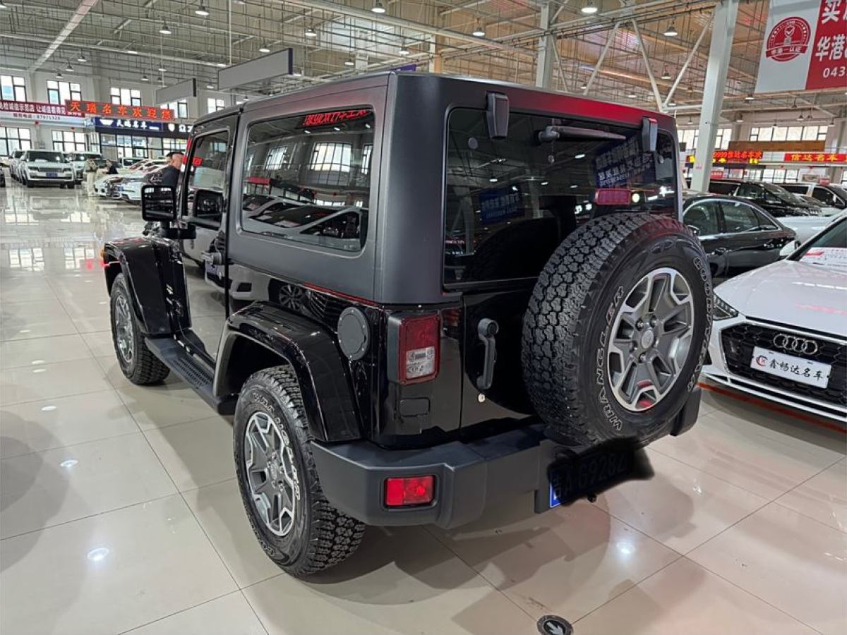 Jeep 牧馬人  2013款 3.6L Sahara 四門(mén)版圖片