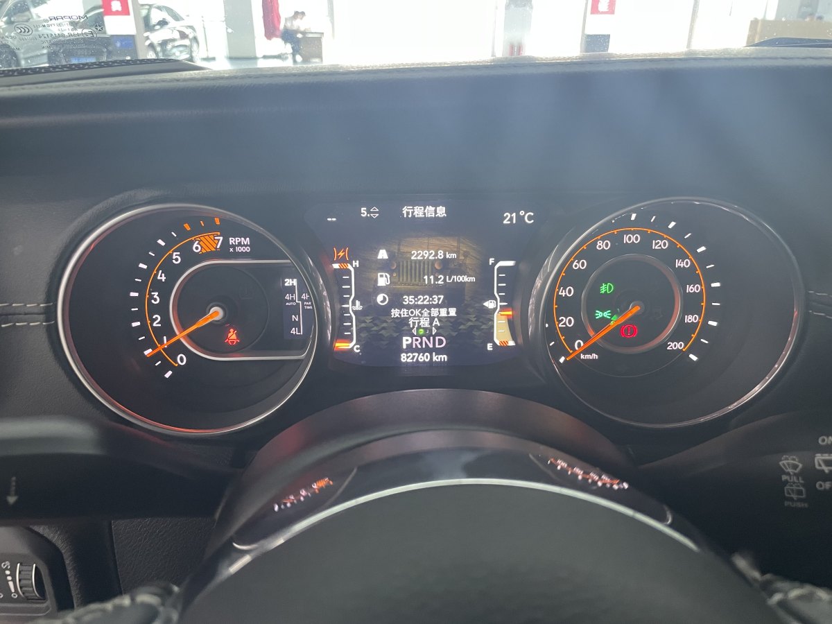 Jeep 牧马人  2018款 2.0T Sahara 四门版图片