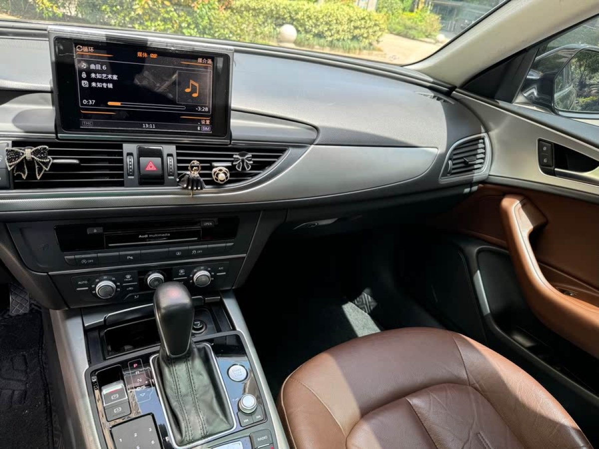 奧迪 奧迪A4L  2018款 30周年年型 30 TFSI 進(jìn)取型圖片