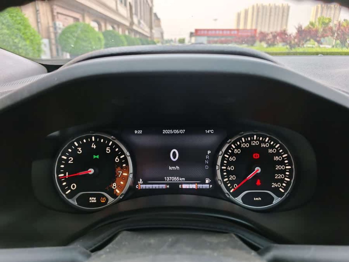 Jeep 自由俠  2017款 180TS 自動四驅(qū)全能版圖片