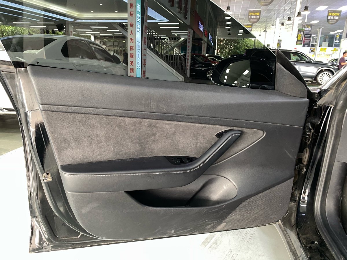 特斯拉 Model 3  2019款 標準續(xù)航后驅(qū)升級版圖片