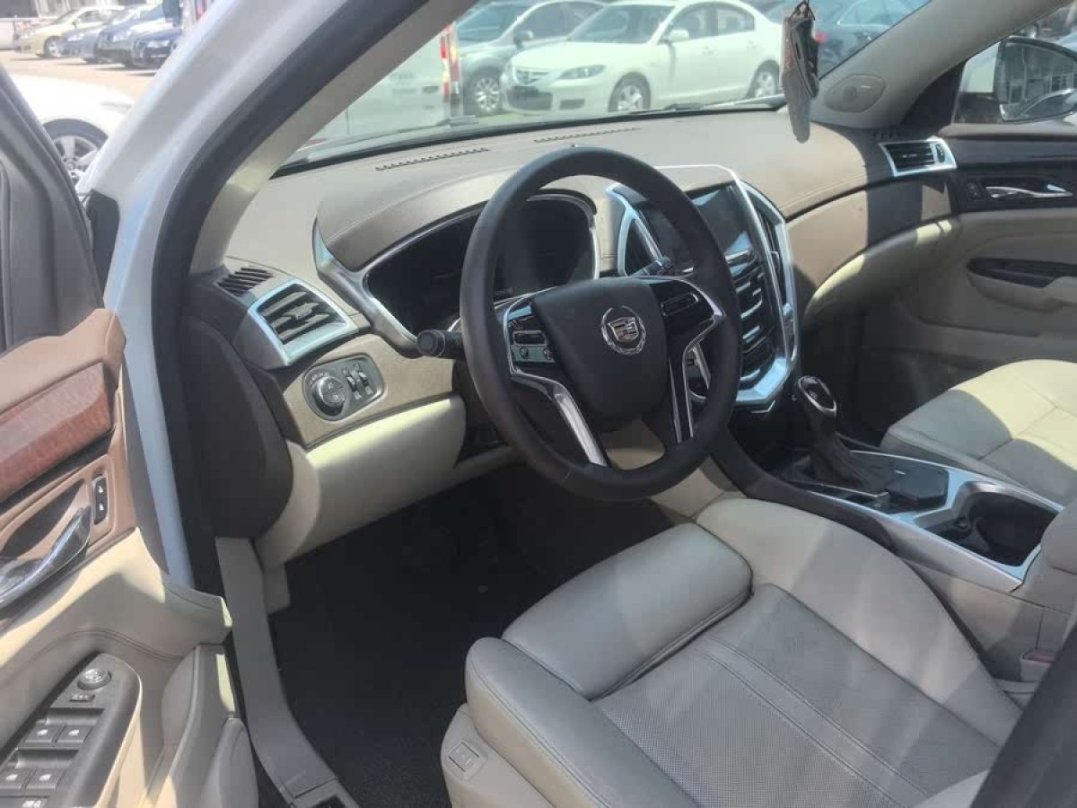 凱迪拉克 SRX  2014款 3.0L 精英型圖片