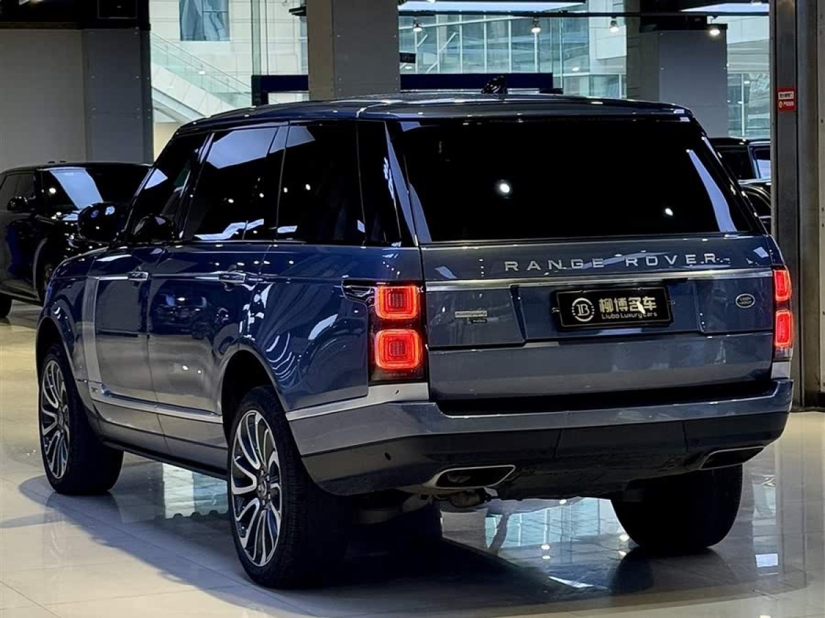 路虎 攬勝  2020款 3.0 L6 尊崇創(chuàng)世加長版圖片