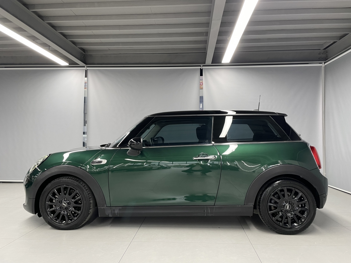 MINI COUNTRYMAN  2018款 1.5T COOPER 經(jīng)典派圖片