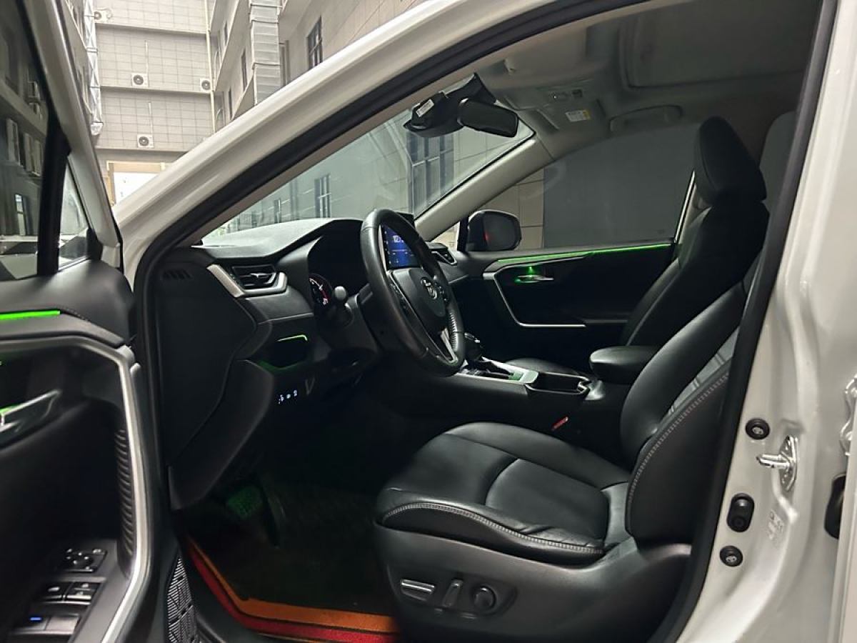 豐田 RAV4榮放  2021款 2.0L CVT兩驅(qū)風(fēng)尚PLUS版圖片