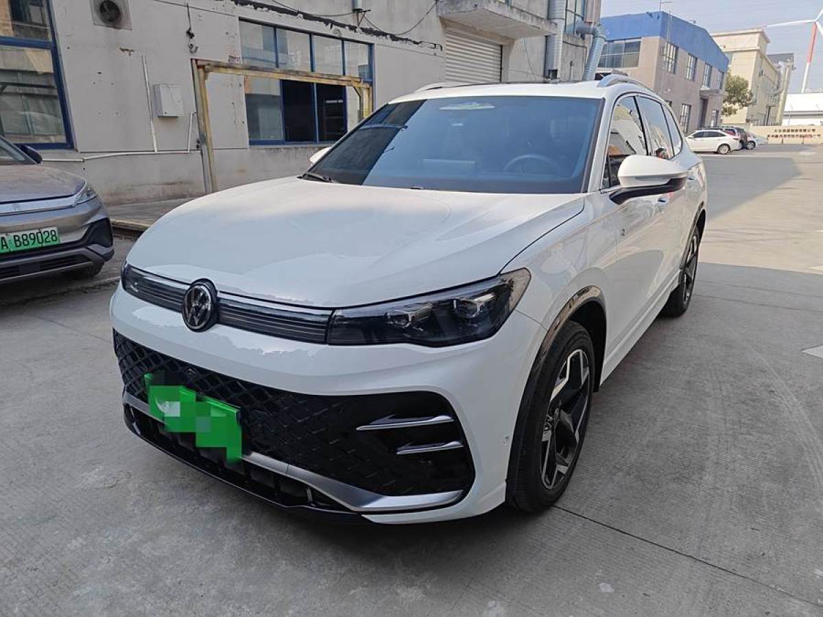 大眾 途觀L  2024款 PRO 330TSI 兩驅(qū)R-Line智領(lǐng)版圖片