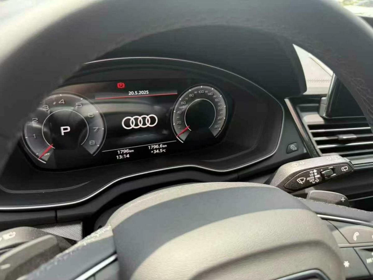 奧迪 奧迪Q5 e-tron  2024款 50 e-tron quattro 光耀型 機甲套裝圖片