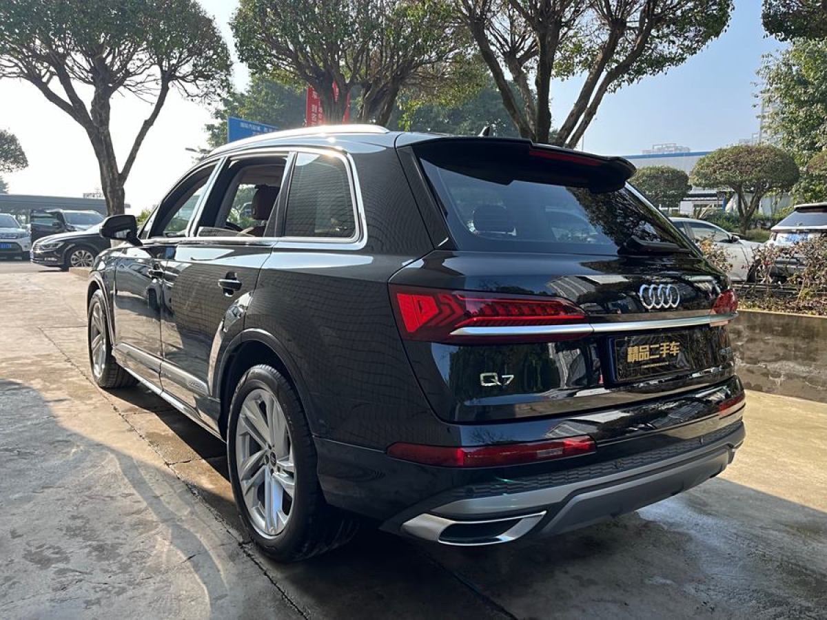 奧迪 奧迪Q7  2023款 45 TFSI quattro S line運(yùn)動型圖片