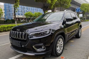 自由光 Jeep 2.0T 两驱智享版