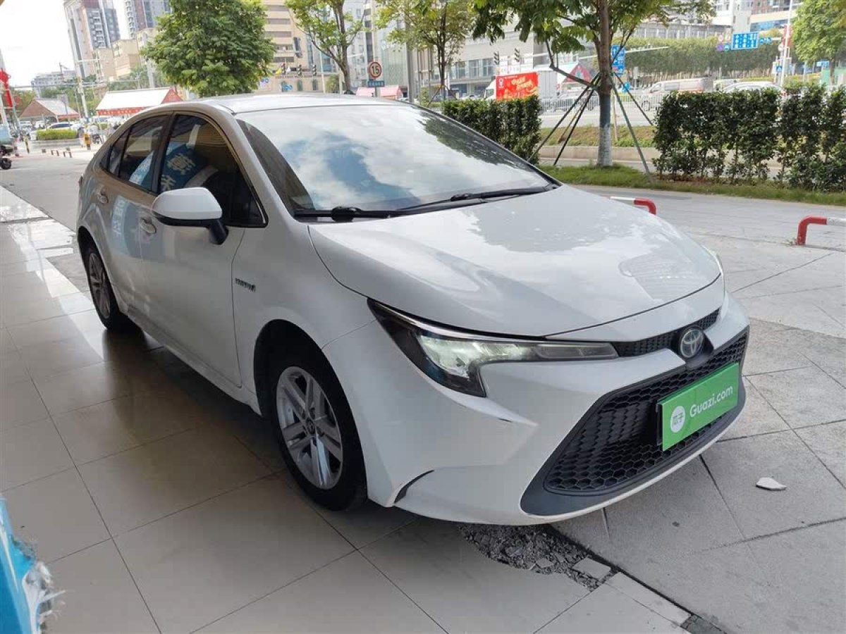 豐田 雷凌  2021款 雙擎 1.8H E-CVT領(lǐng)先版圖片