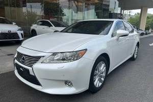 ES 雷克薩斯 300h 精英版